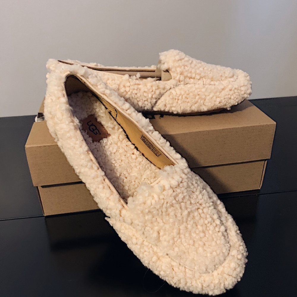 UGG - Hailey Fluff Loafer - Creme SZ 8